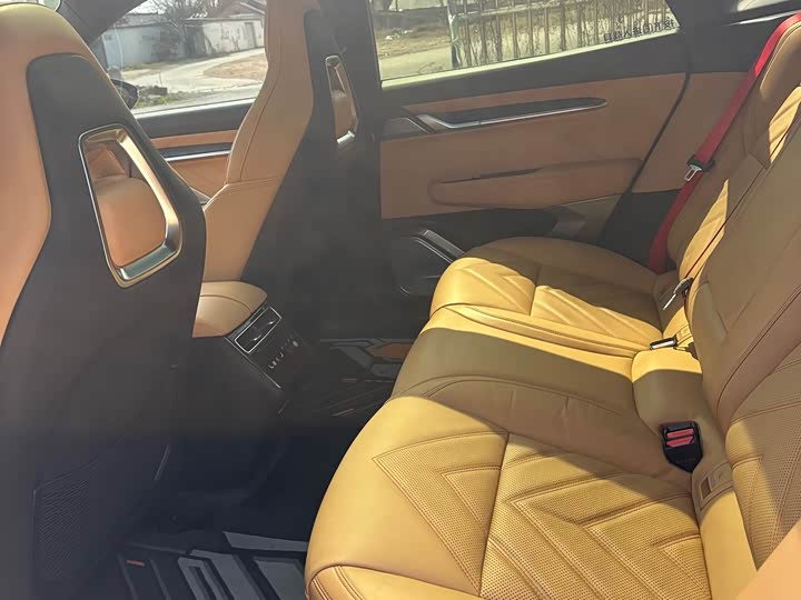 Фото 8 - Zeekr 001