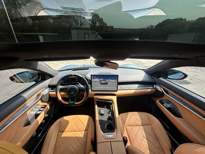 Фото 9 - Zeekr 001