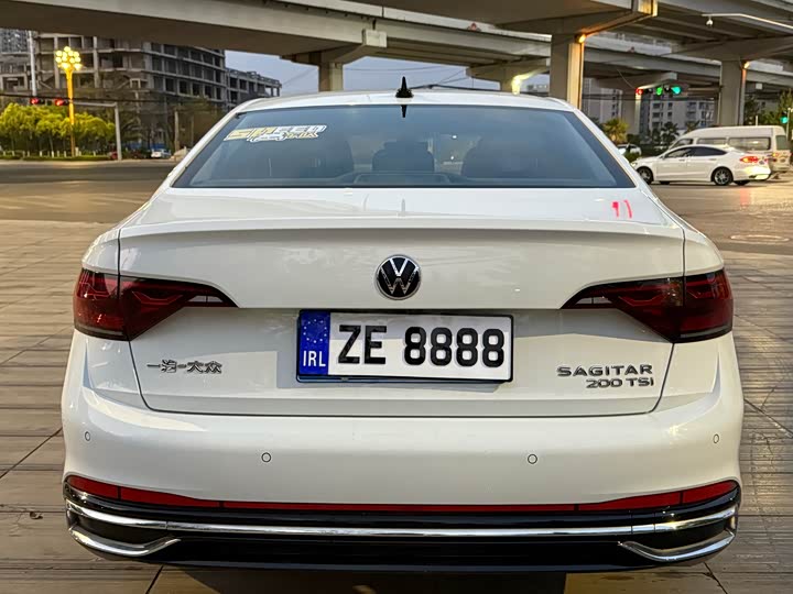 Photo 5 - Volkswagen Sagitar L