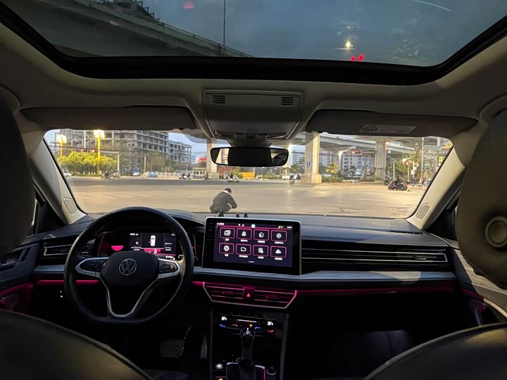 Photo 9 - Volkswagen Sagitar L