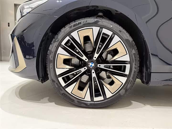 Фото 4 - BMW 5 Series