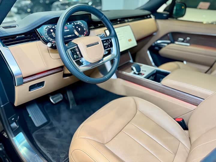 Photo 7 - Land Rover Range Rover