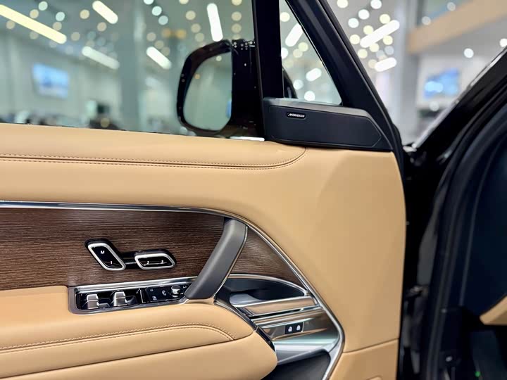 Photo 9 - Land Rover Range Rover