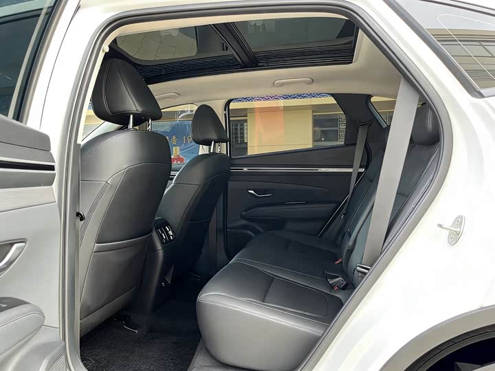 Фото 6 - Hyundai Tucson L