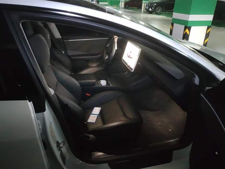 Фото 8 - Tesla Model 3