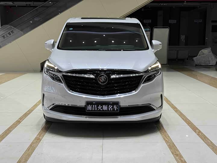 Фото 2 - Buick GL8 ES
