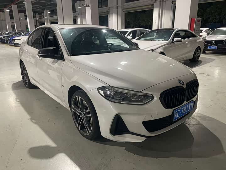 Фото 3 - BMW 1 Series