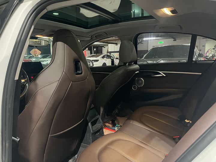 Фото 9 - BMW 1 Series