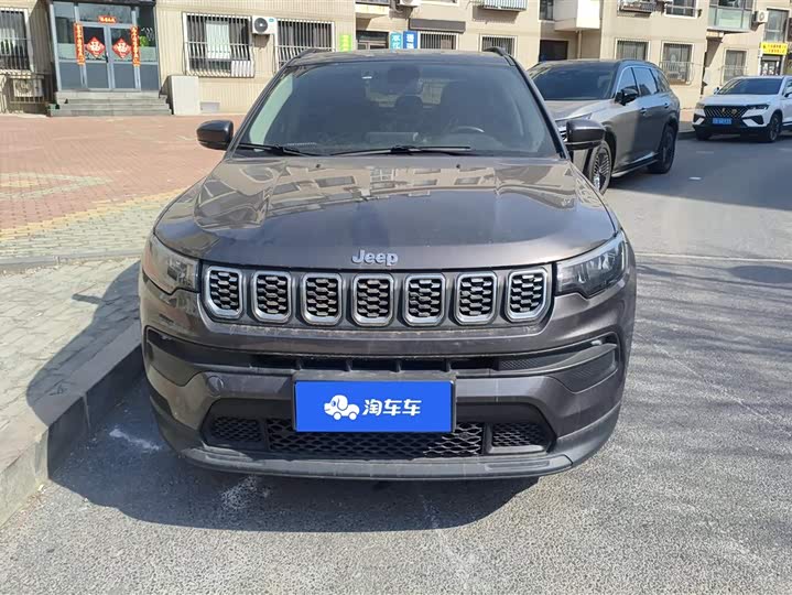 Фото 2 - Jeep Compass
