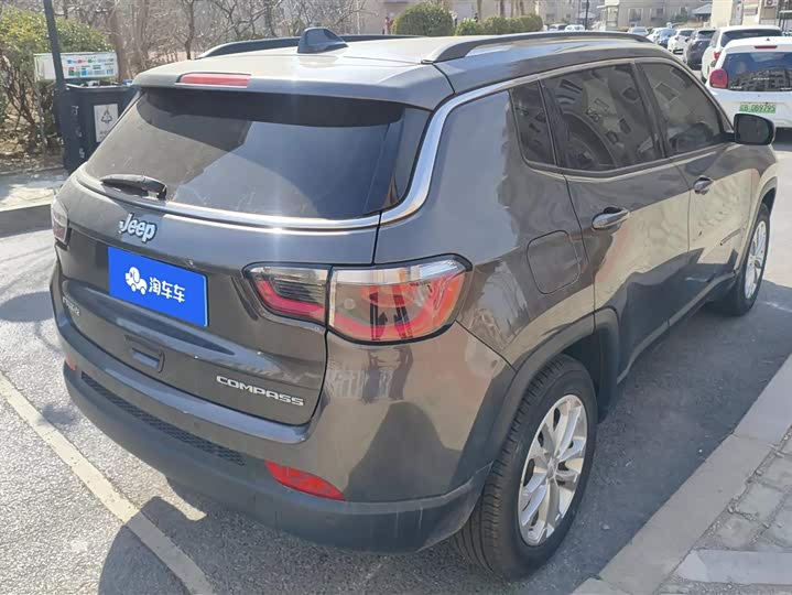 Фото 3 - Jeep Compass