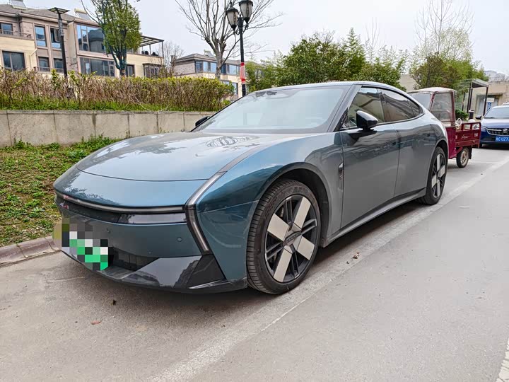 Фото 1 - XPeng P7