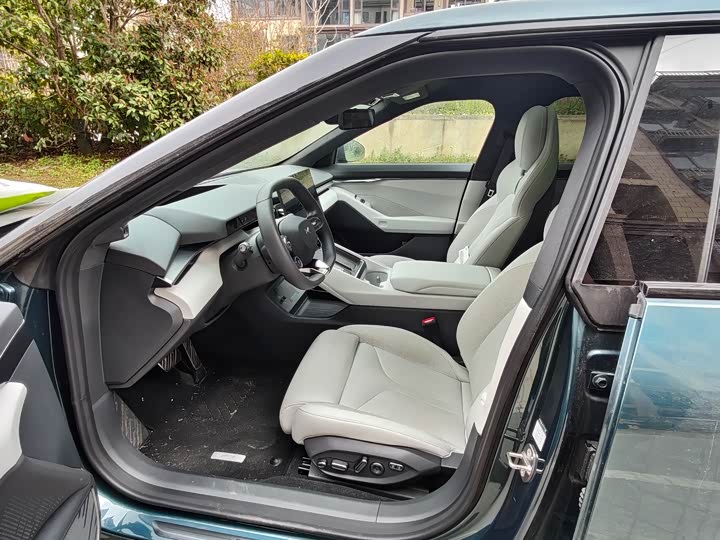 Фото 5 - XPeng P7