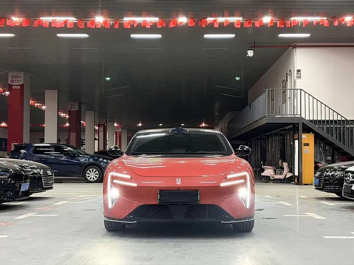 Фото 2 - Avatr 06