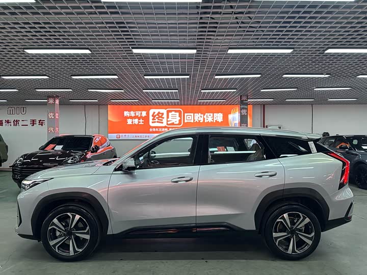 Фото 3 - Geely Atlas L