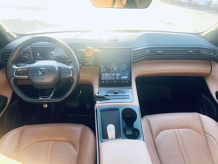 Фото 6 - Nio ES6