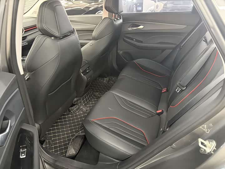 Фото 9 - Geely Binrui