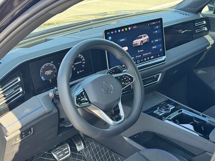 Фото 6 - Volkswagen Tiguan L Pro