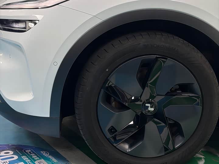 Фото 7 - Nio Onvo L60