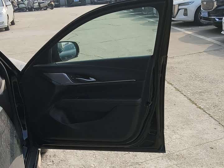 Фото 8 - Cadillac CT4