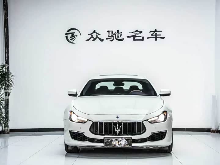 Фото 2 - Maserati Ghibli