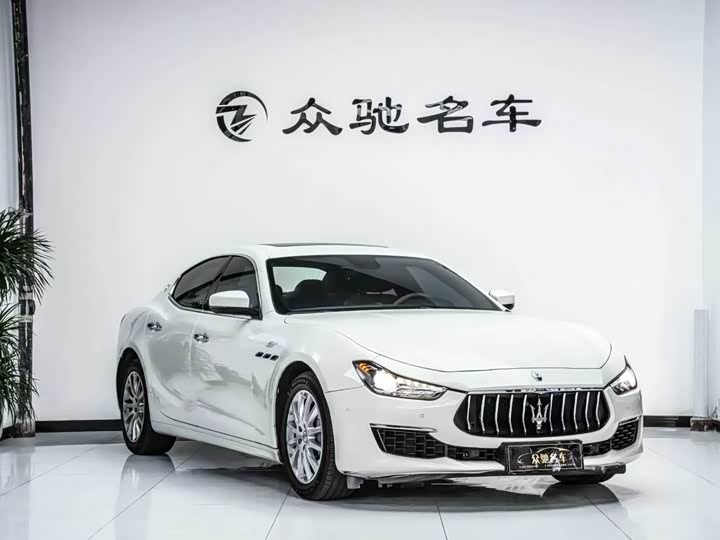Фото 3 - Maserati Ghibli
