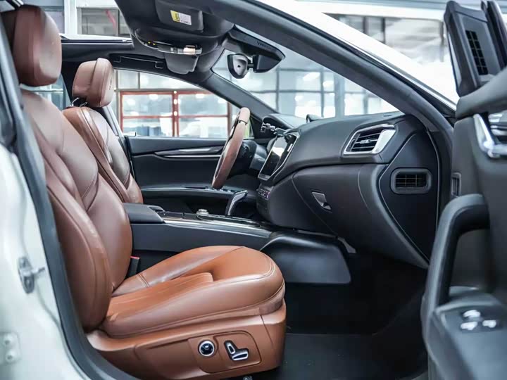 Фото 4 - Maserati Ghibli