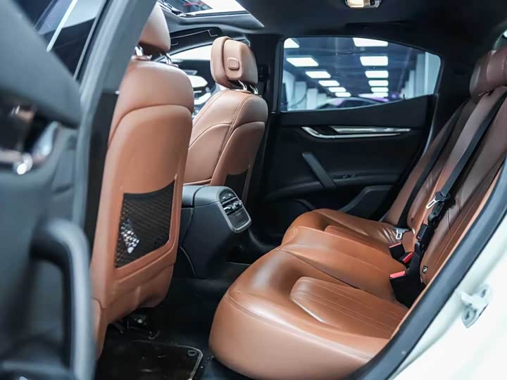 Фото 6 - Maserati Ghibli