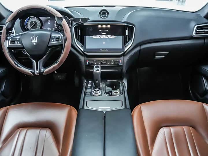 Фото 7 - Maserati Ghibli