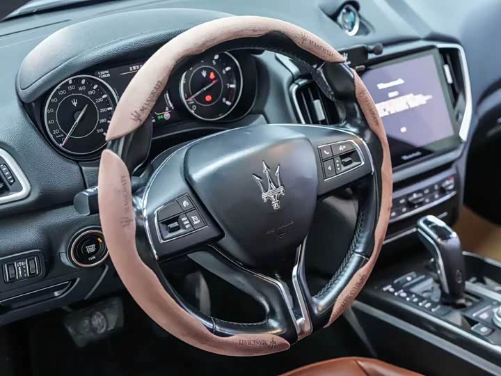 Фото 9 - Maserati Ghibli