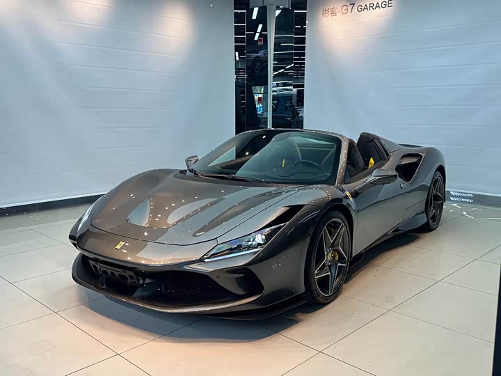 Photo 1 - Ferrari F8