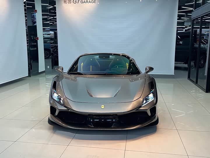 Photo 3 - Ferrari F8