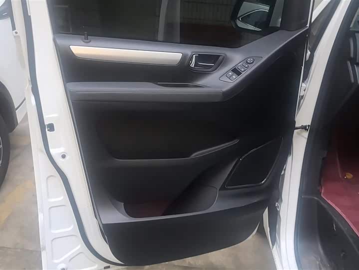 Фото 7 - Maxus G10