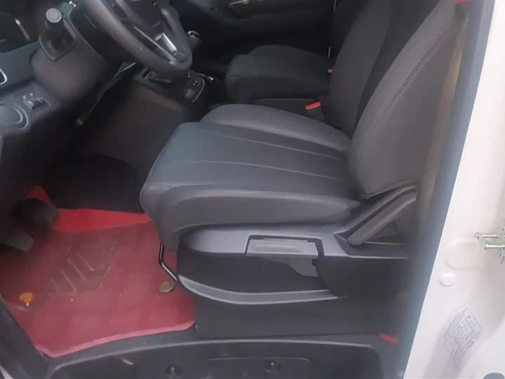 Фото 9 - Maxus G10