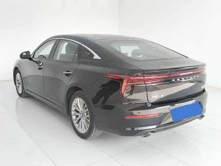 Фото 9 - Bestune B70