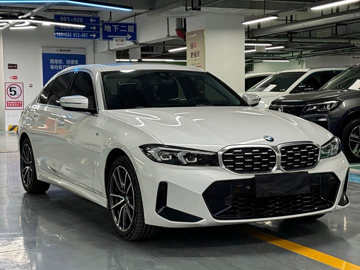 Photo 3 - BMW 3 Series