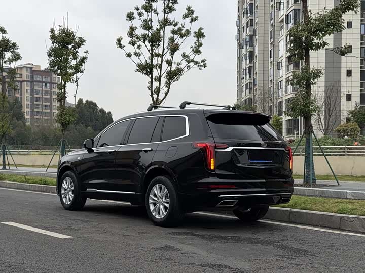 Photo 3 - Cadillac XT6