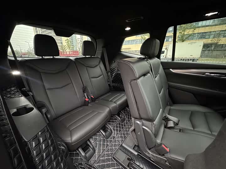 Photo 6 - Cadillac XT6