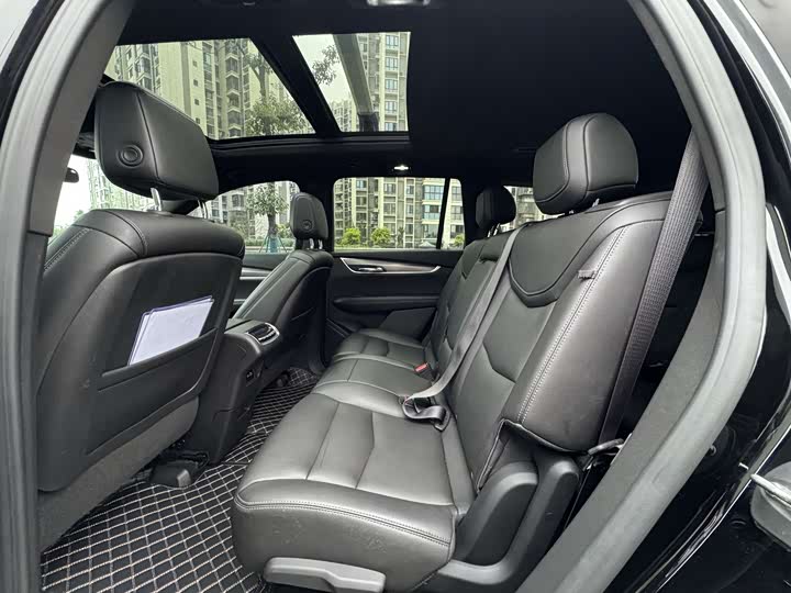 Photo 7 - Cadillac XT6