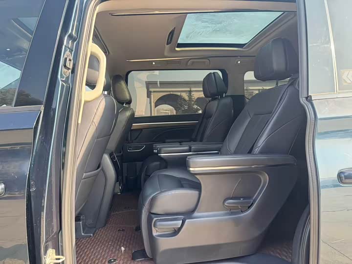 صورة 5 - GAC Trumpchi M8