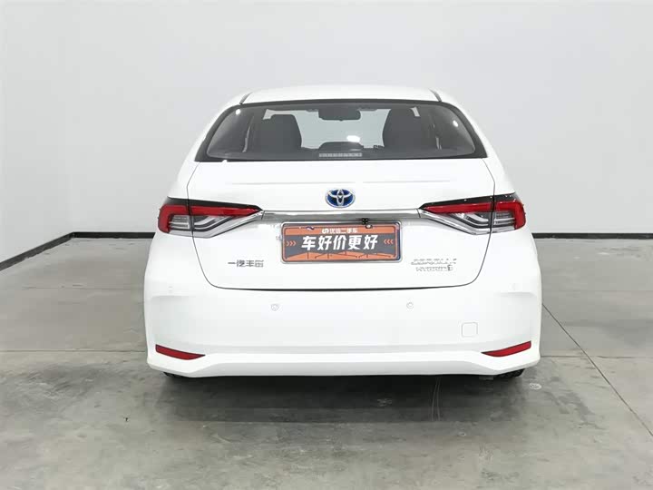 Фото 4 - Toyota Corolla