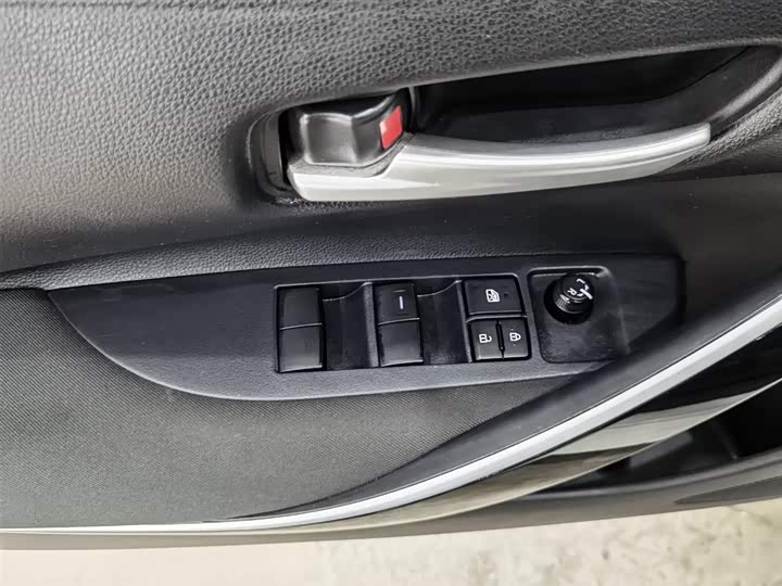 Фото 9 - Toyota Corolla