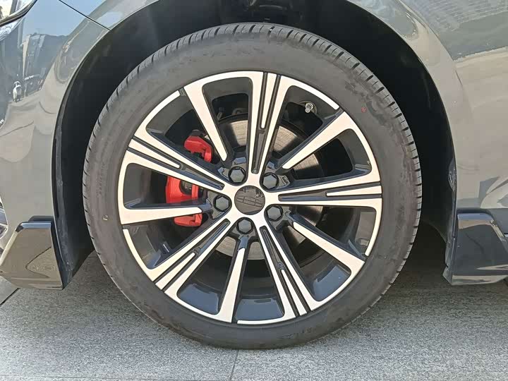 Photo 5 - Geely Preface