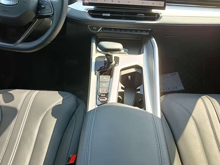 Photo 7 - Geely Preface