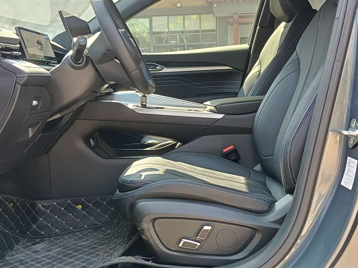 Photo 9 - Geely Preface