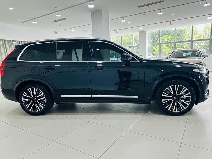 Photo 7 - Volvo XC90 Hybrid