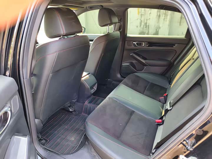 Фото 4 - Honda Civic