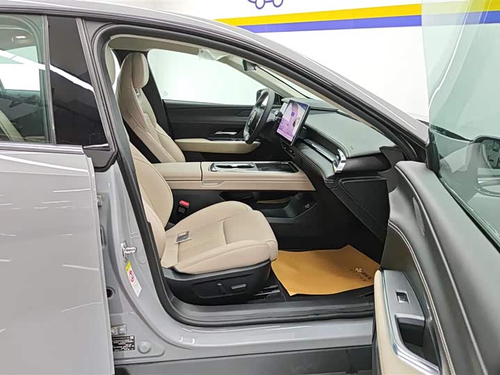 Фото 8 - Mazda EZ-6