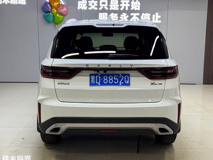 Фото 5 - Geely Vision X6