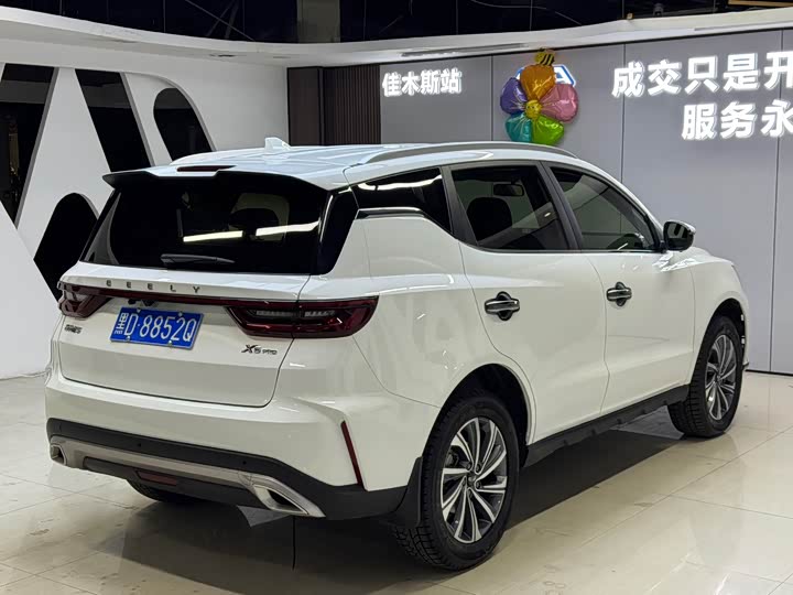 Фото 6 - Geely Vision X6