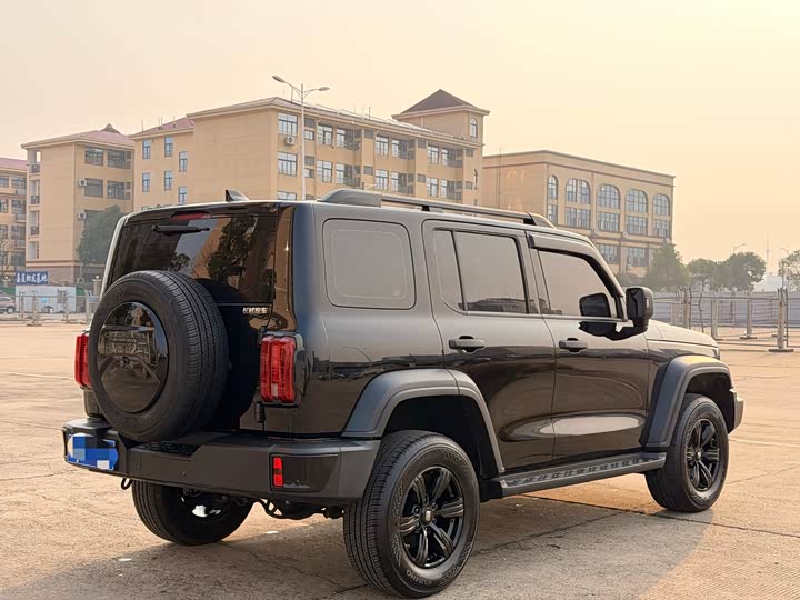 Фото 4 - Tank 300